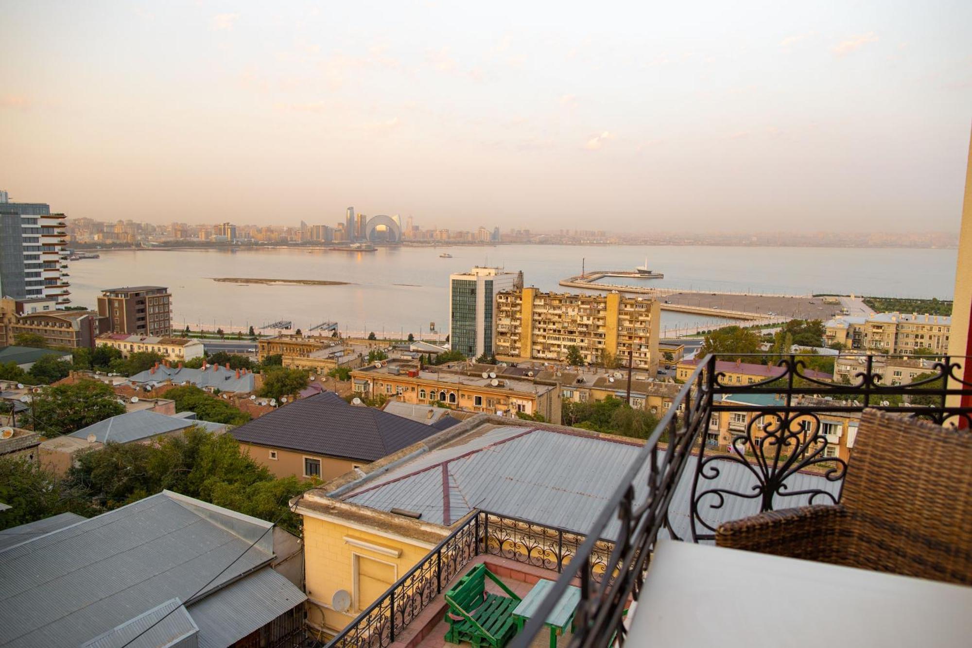 Red Roof Seaview Hotel บากู ภายนอก รูปภาพ