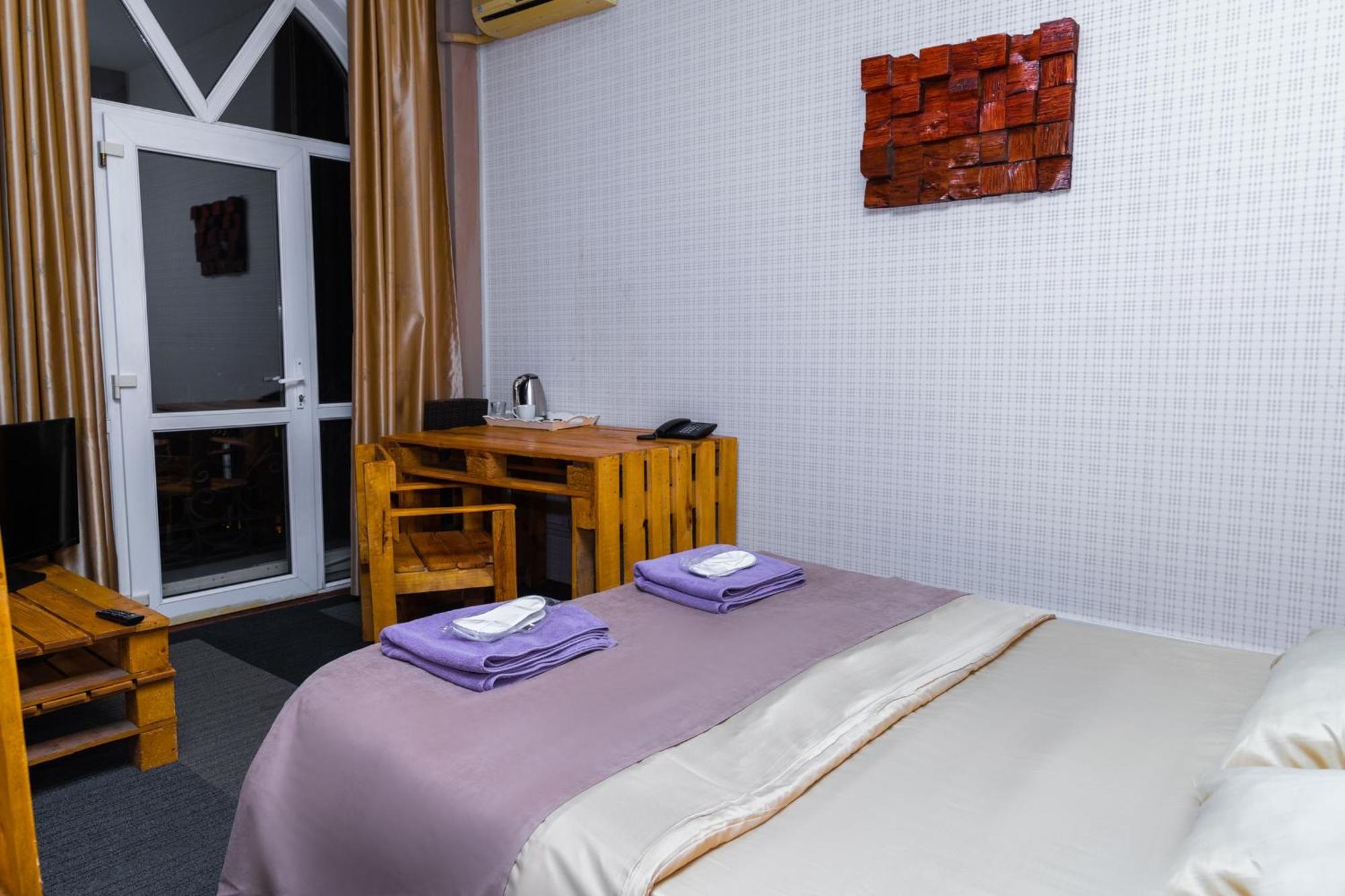 Red Roof Seaview Hotel บากู ภายนอก รูปภาพ